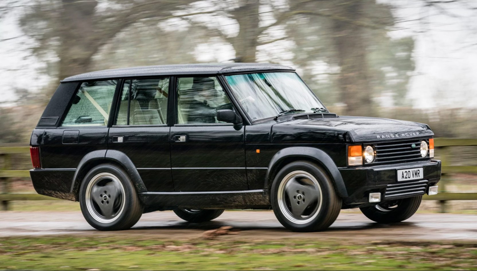 Ultimate sleeper? Classic Range Rover transformed into a mod - Driven ...