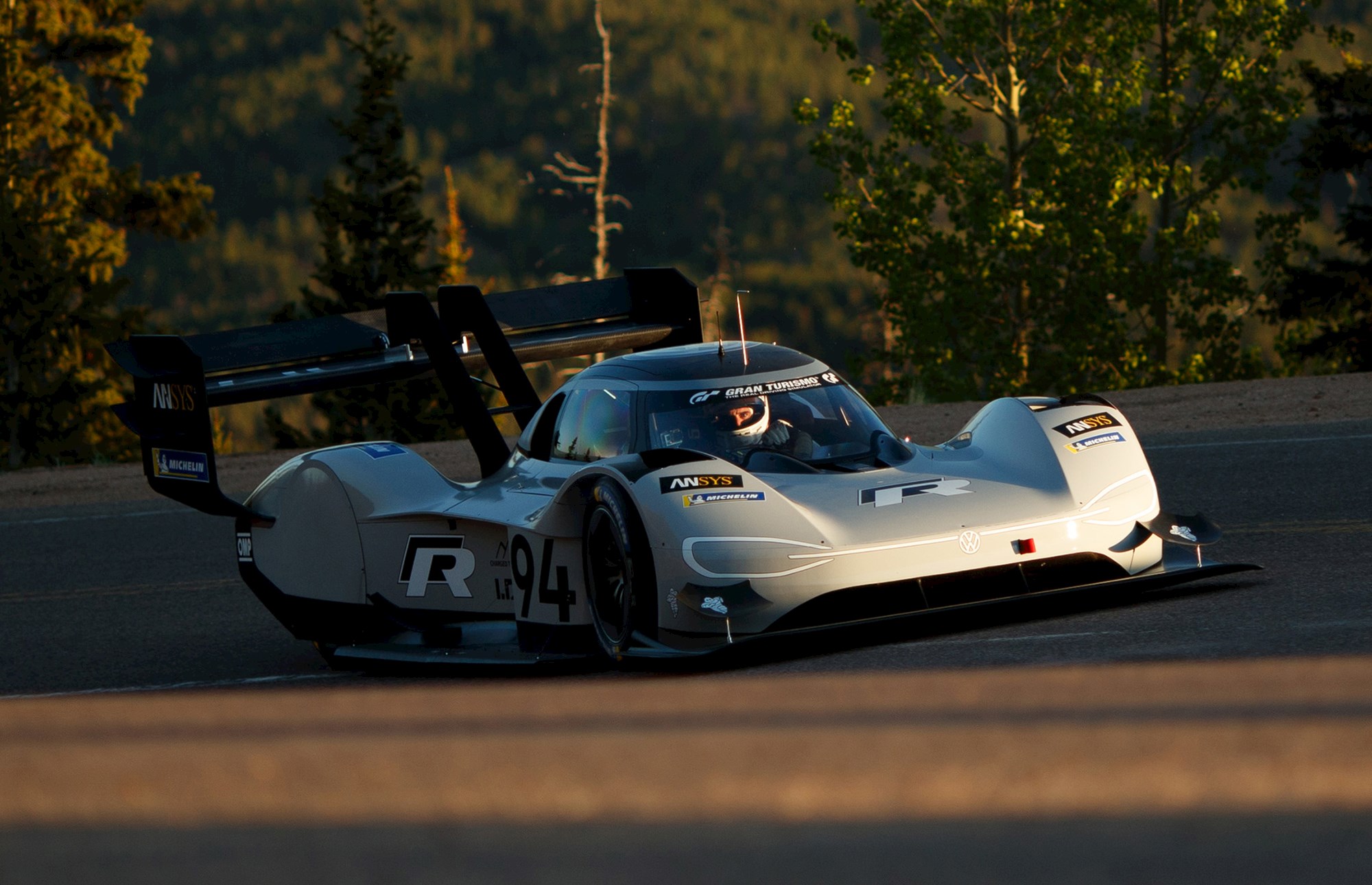 Volkswagen’s first full-electric racer ready to break record - Driven ...