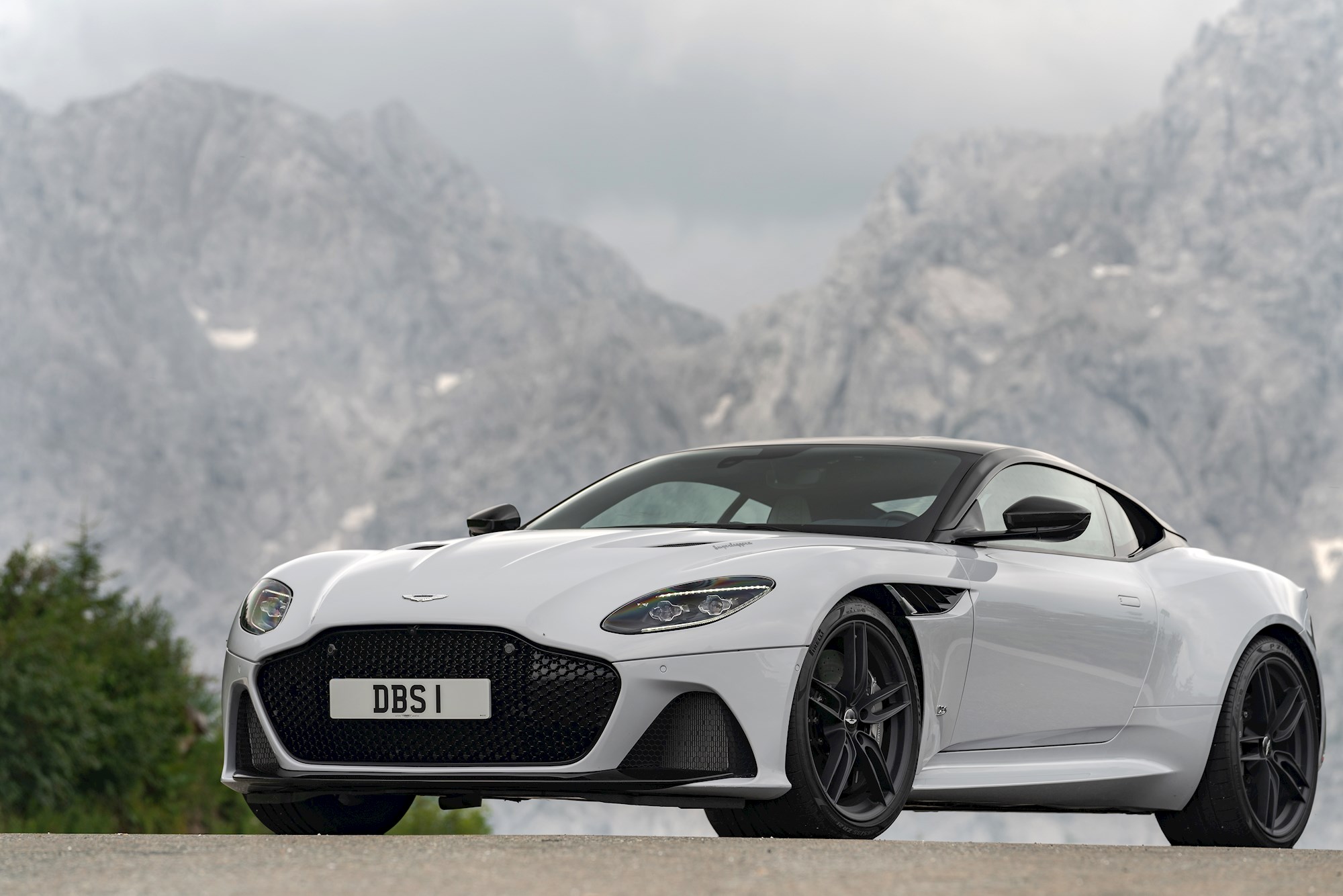 DBS ASTON 様廃盤品‼️ peak スノーピーク ワンアクション Taking on the alps in the Aston Martin DBS Superleggera - Driven