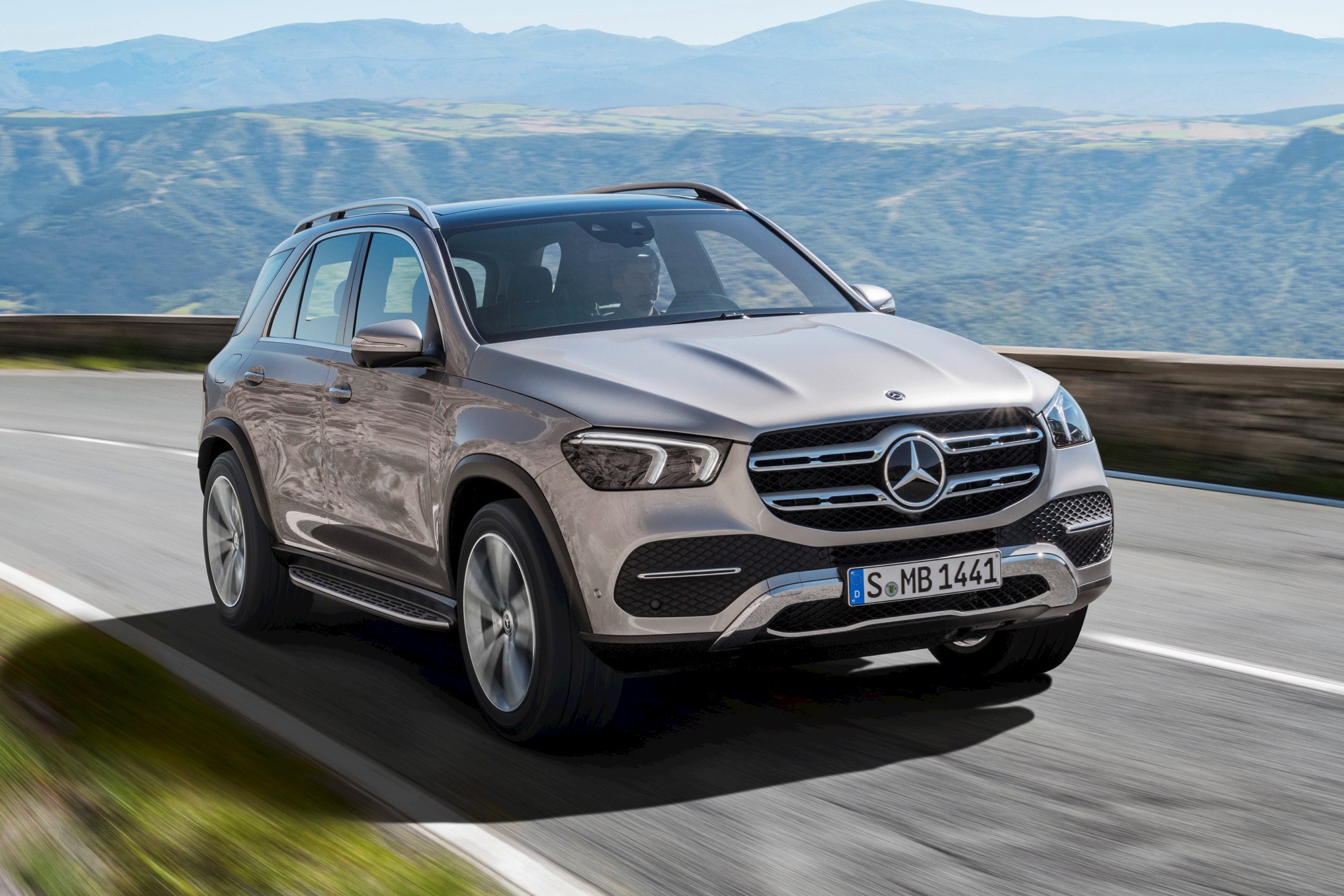 New Mercedes-Benz GLE will debut latest suspension, engine t - Driven ...