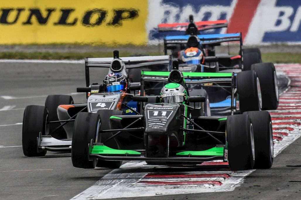 Highlands Racing Local racer set to take on the best at Highlands Motorsport - Driven ...
