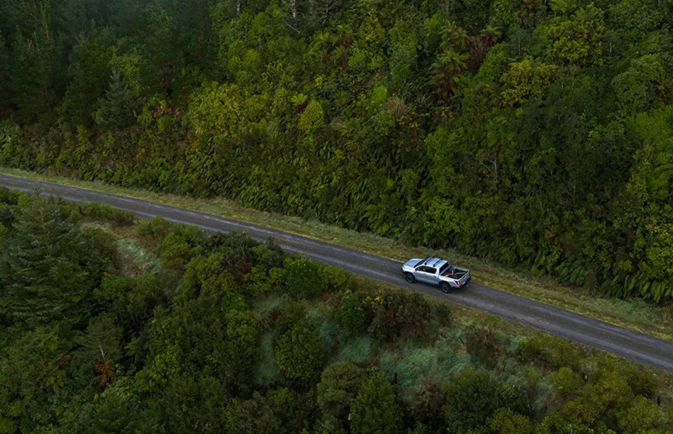 Toyota Hilux SR5 manual.
