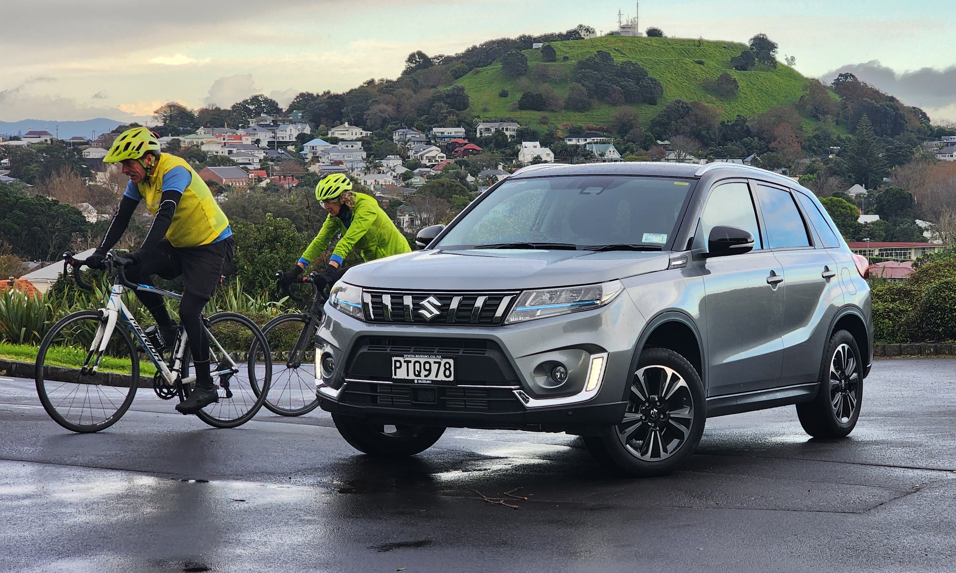 Recenzja Suzuki Vitara JLX Hybrid AWD: ekonomia skali