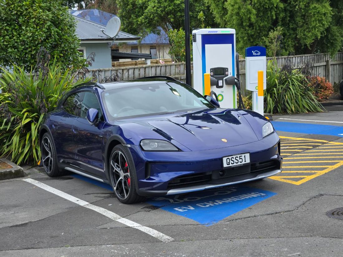 Porsche Taycan 4S Cross Turismo road trip: Auckland-Wellington.
