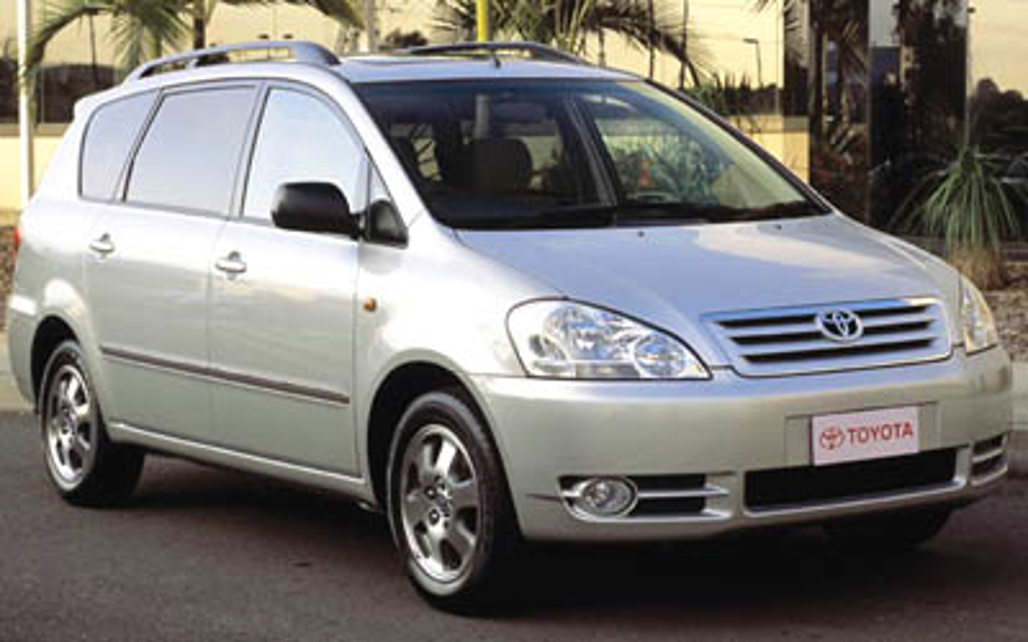 TOYOTA AVENSIS VERSO 2004 5-Door People Mover