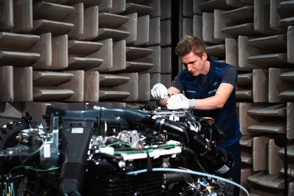 BMW Hydrogen fuel cell 2028