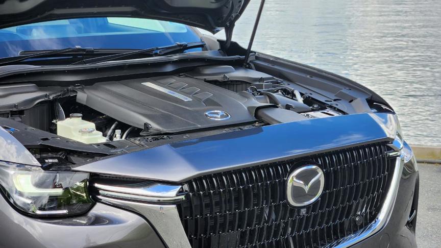 With 241kW, the plug-in hybrid is the most powerful version of the Mazda CX-60.