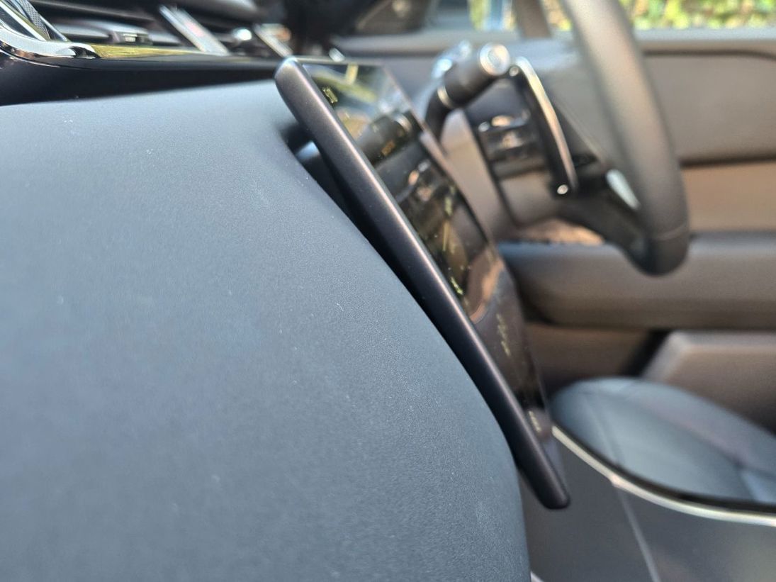 Range Rover Velar Dynamic SE PHEV.