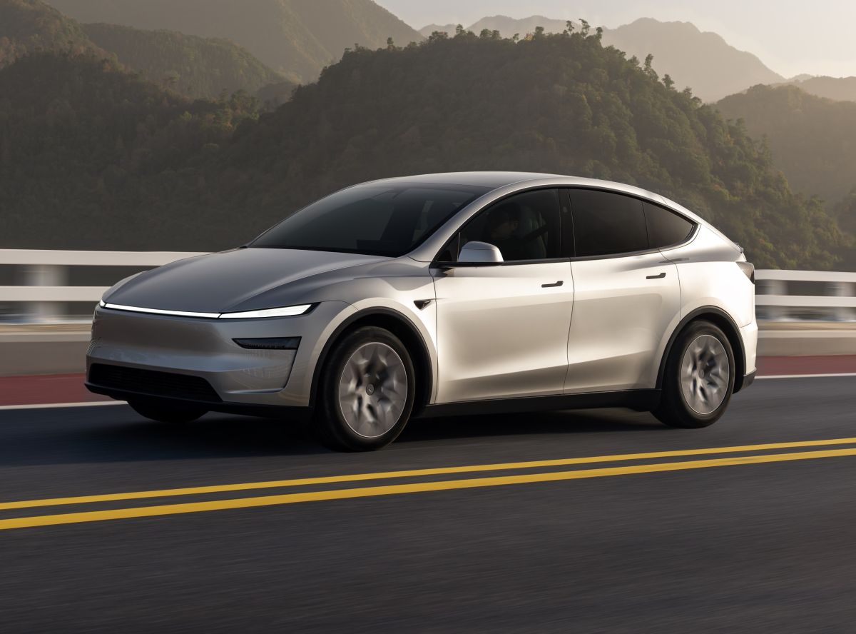 Tesla Model Y L 6-seat is now on sale in New Zealand