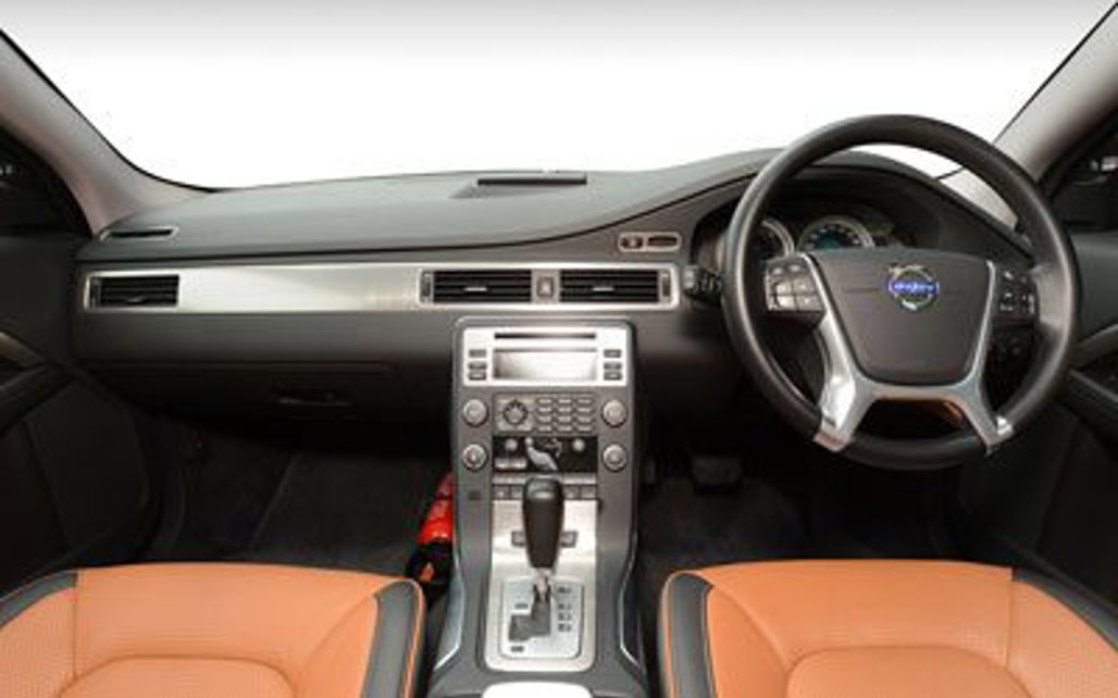 VOLVO XC70 2016 5-Door Wagon