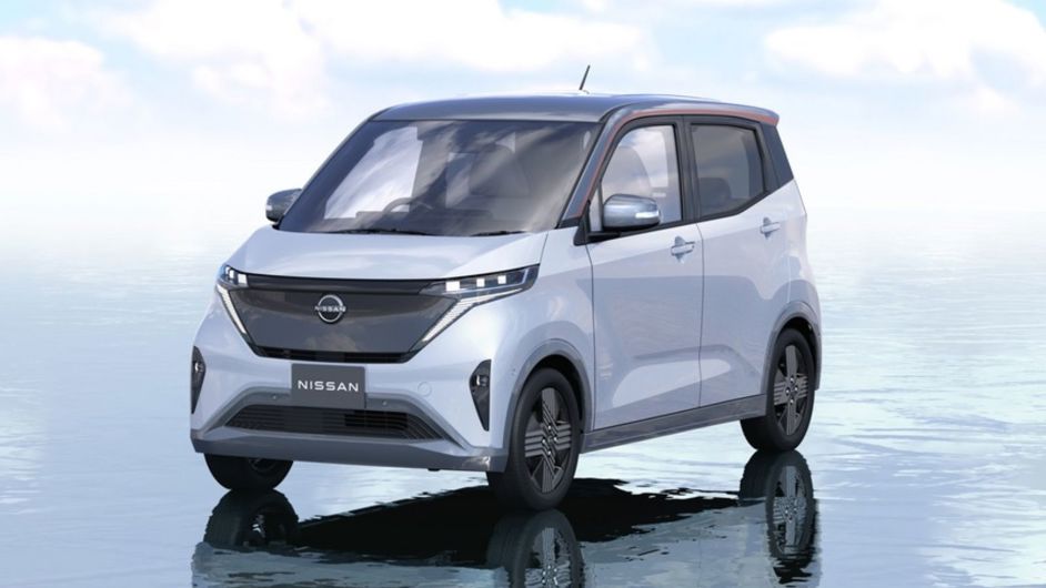 Nissan Sakura front quarter