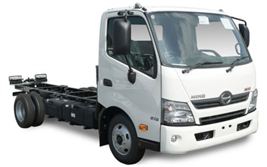 HINO 300 SERIES 2018 2-Door Ute