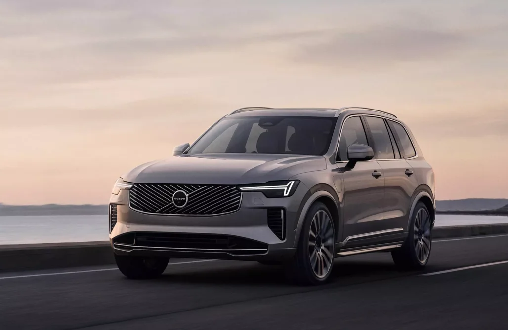 https://www.drivencarguide.co.nz/media/chfnlwcd/2025-volvo-xc90-facelift-00015-2048x1332.webp?quality=85&v=1db03f3119efd10&width=1028
