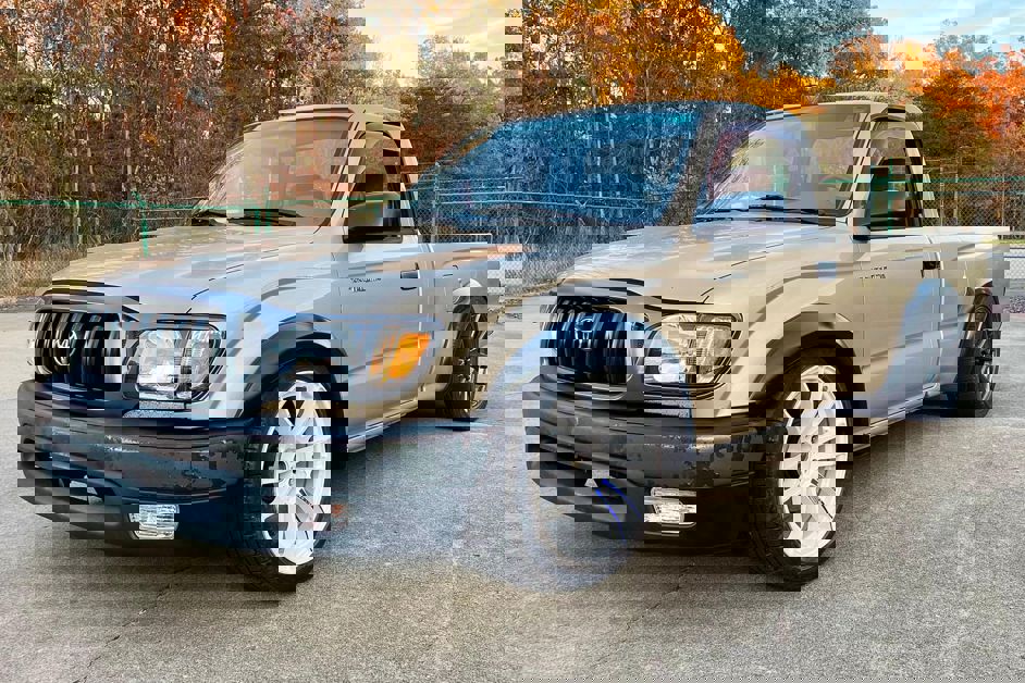 Toyota Tacoma Tesla Model 3 electromod