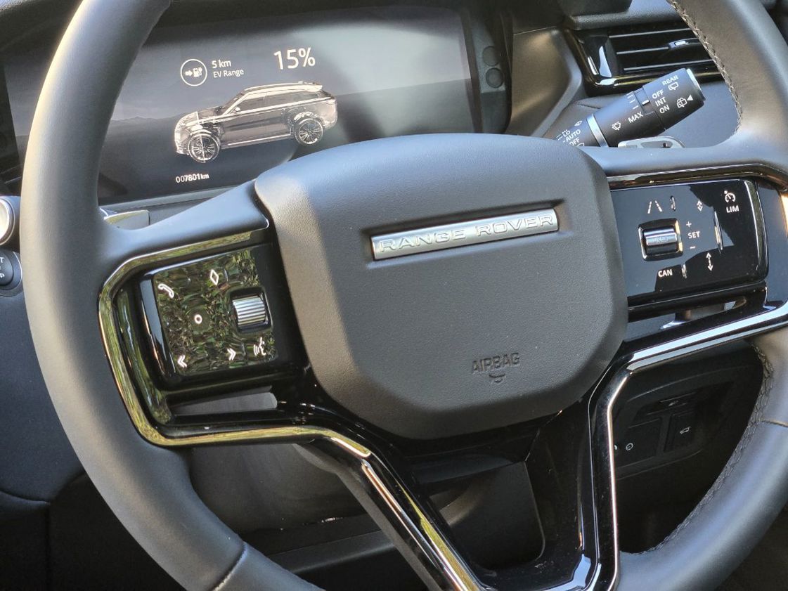 Range Rover Velar Dynamic SE PHEV.