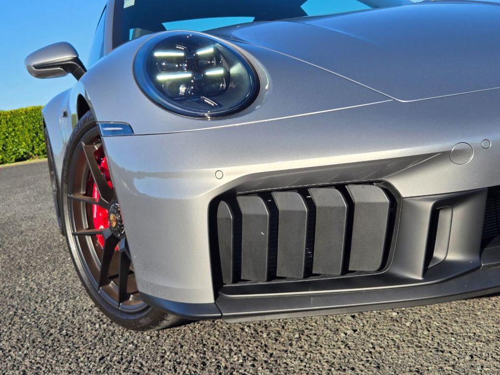 Porsche 911 Carrera GTS T-Hybrid.