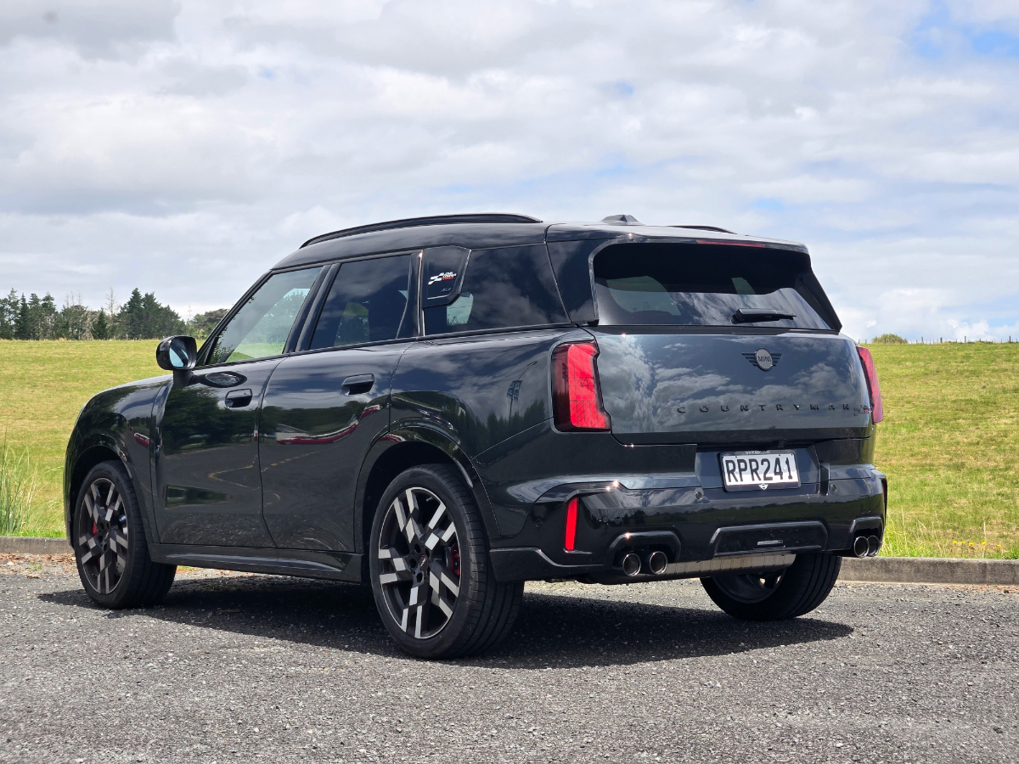 Mini JCW Countryman.