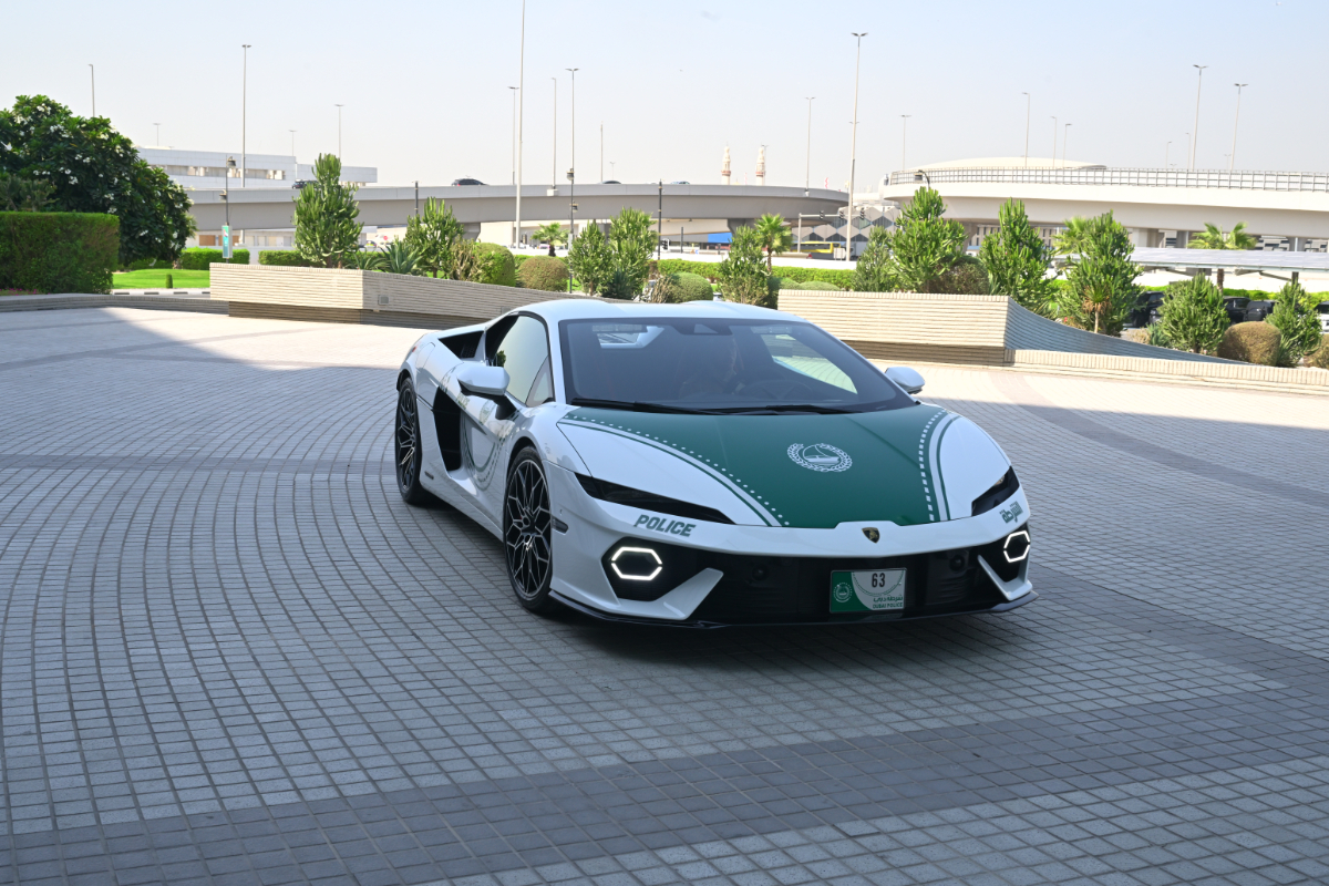 Dubai Police's latest patrol car is a hybrid Lamborghini Temerario ...