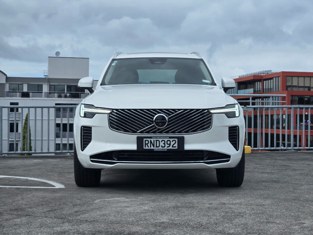 Volvo XC90 B5 Plus.