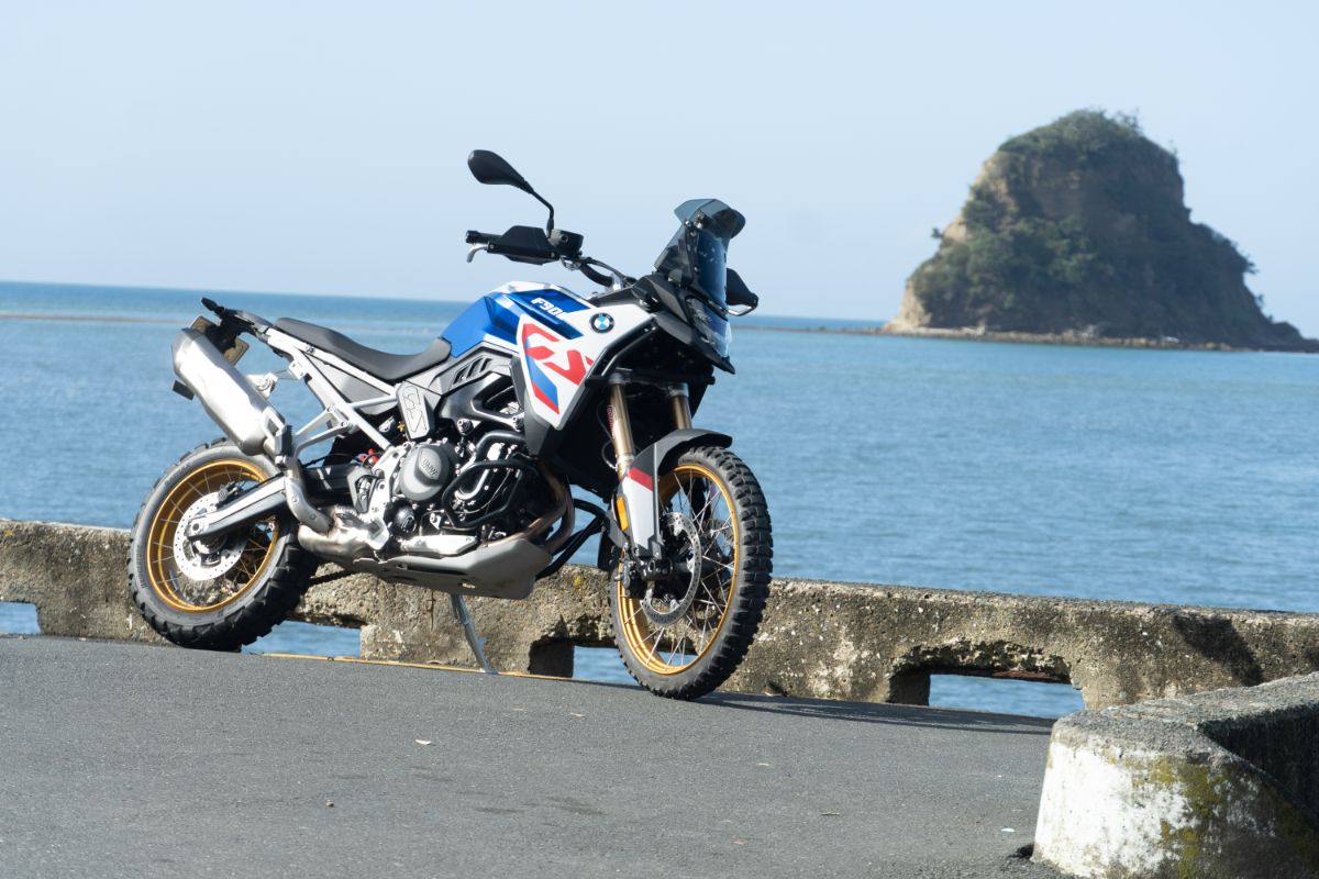 Ridden: BMW's new F900 GS favours fun on the dirt more than ever ...