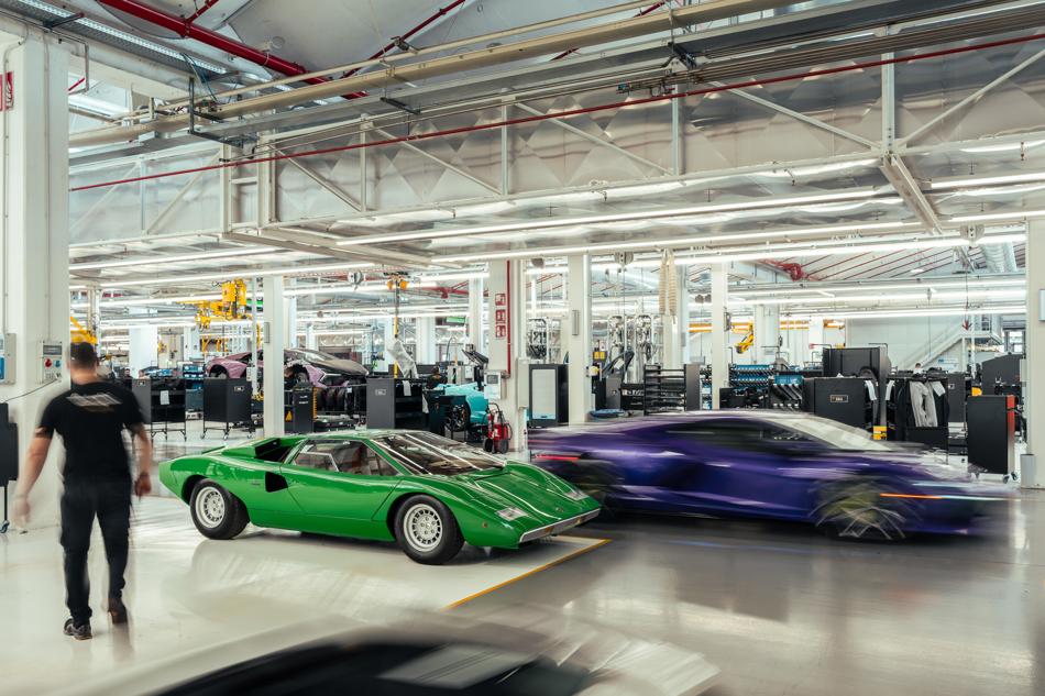Lamborghini Countach factory
