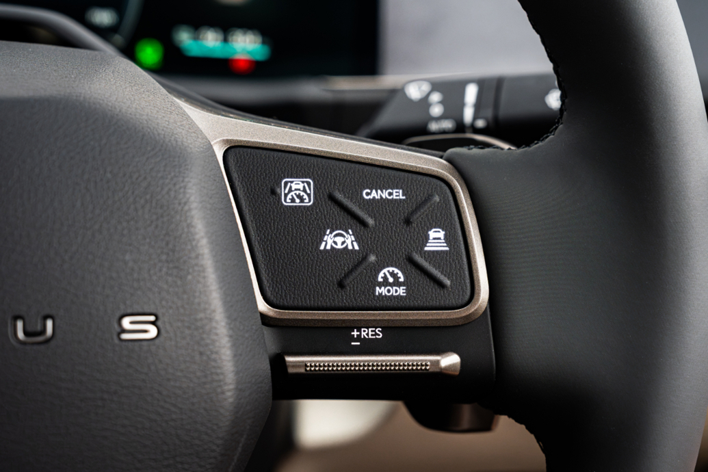 Lexus ES 500e Dynamic.