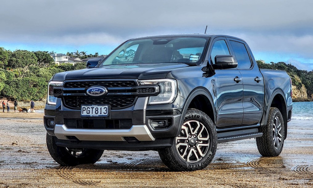 The biturbo Raptor is back: Ford NZ introduces new Rangers - Driven Car ...