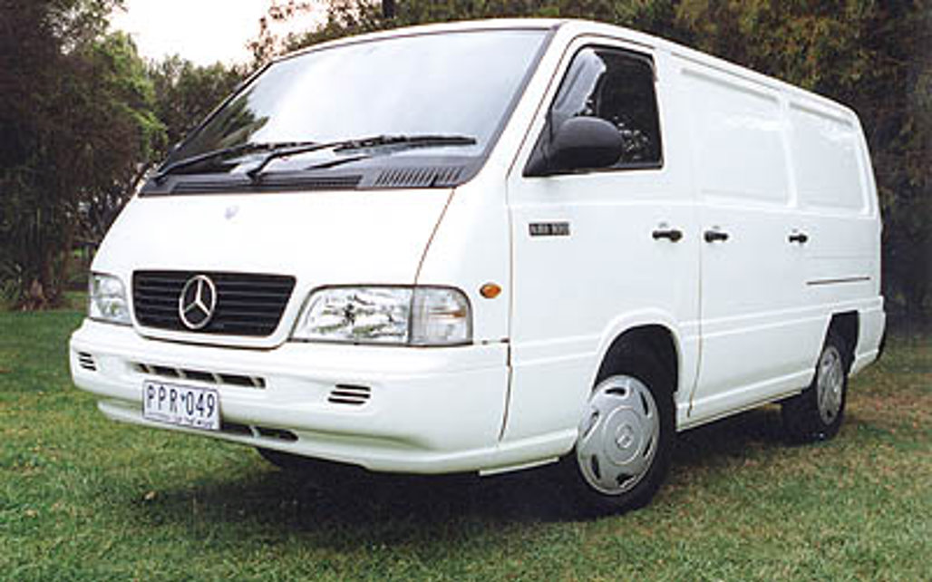 MERCEDES-BENZ MB100 2001 4-Door Van
