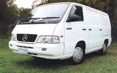 Mercedes-Benz MB100