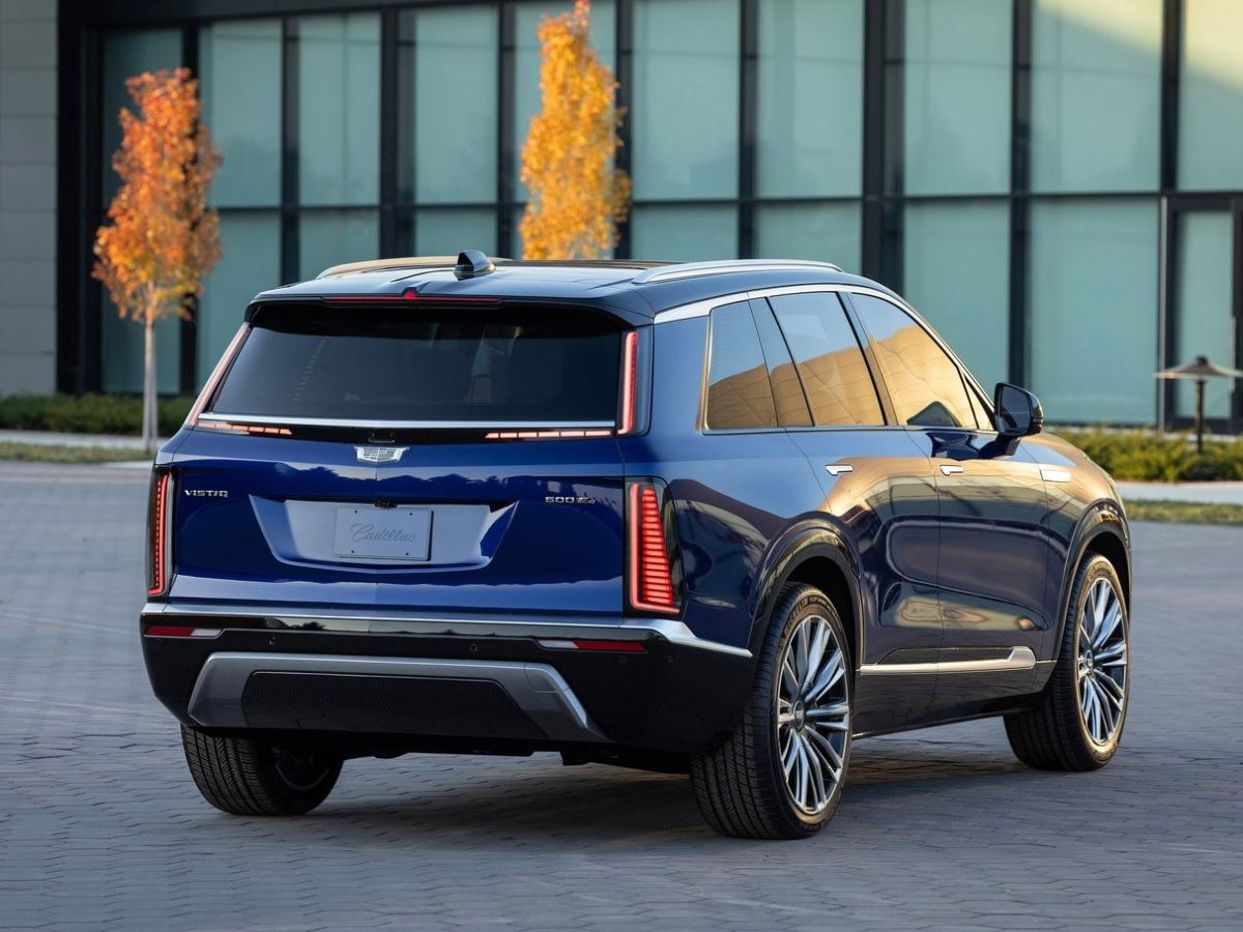 Cadillac Vistiq.