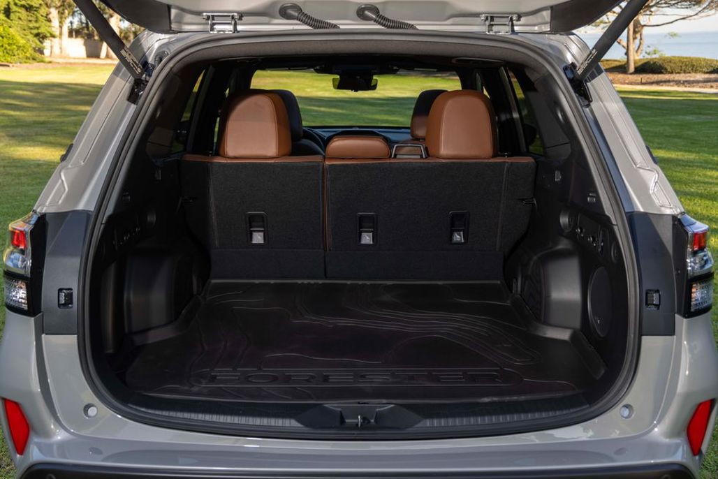 2025 Subaru Forester breaks cover, hybrid version to follow in 2026