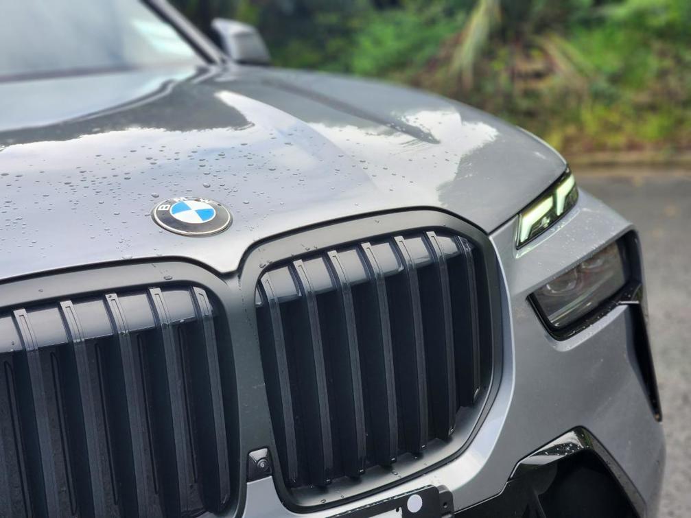 The BMW X7 gets a similar front to the i7 now, so a massive grille and angular stacked lights.