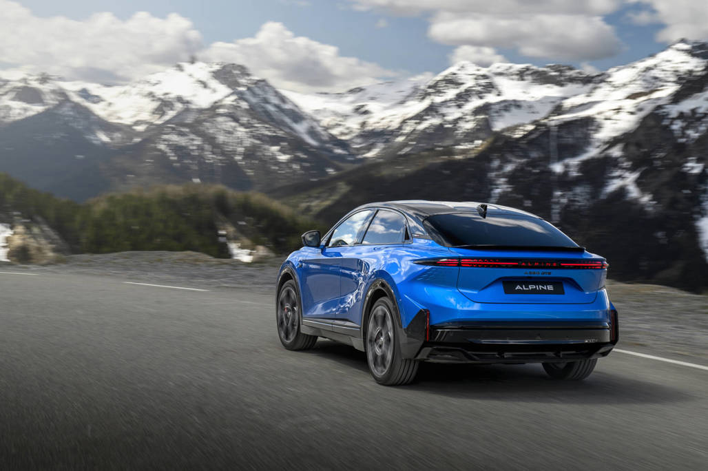 Alpine Alpine A390 revealed: all-electric sport fastback channels A110 spirit ...