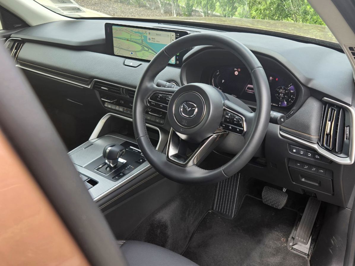 Mazda CX-80 Homura PHEV.