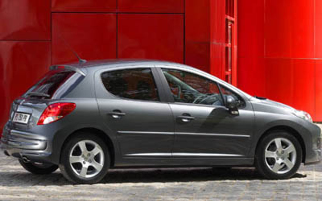 PEUGEOT 207 2012 5-Door Hatchback
