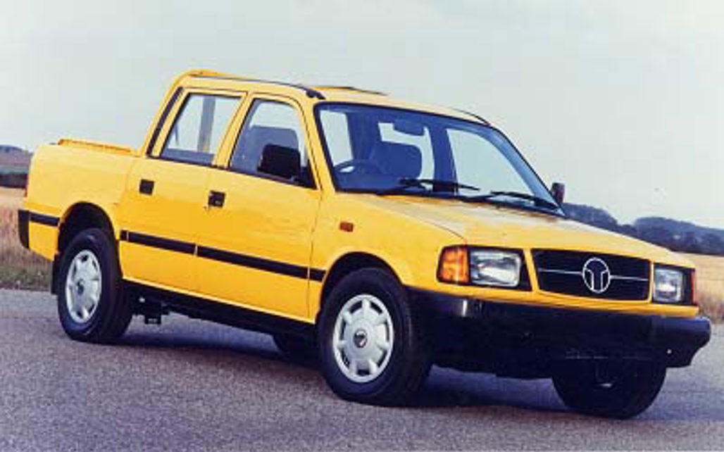TATA TELCOLINE 1998 4-Door Ute