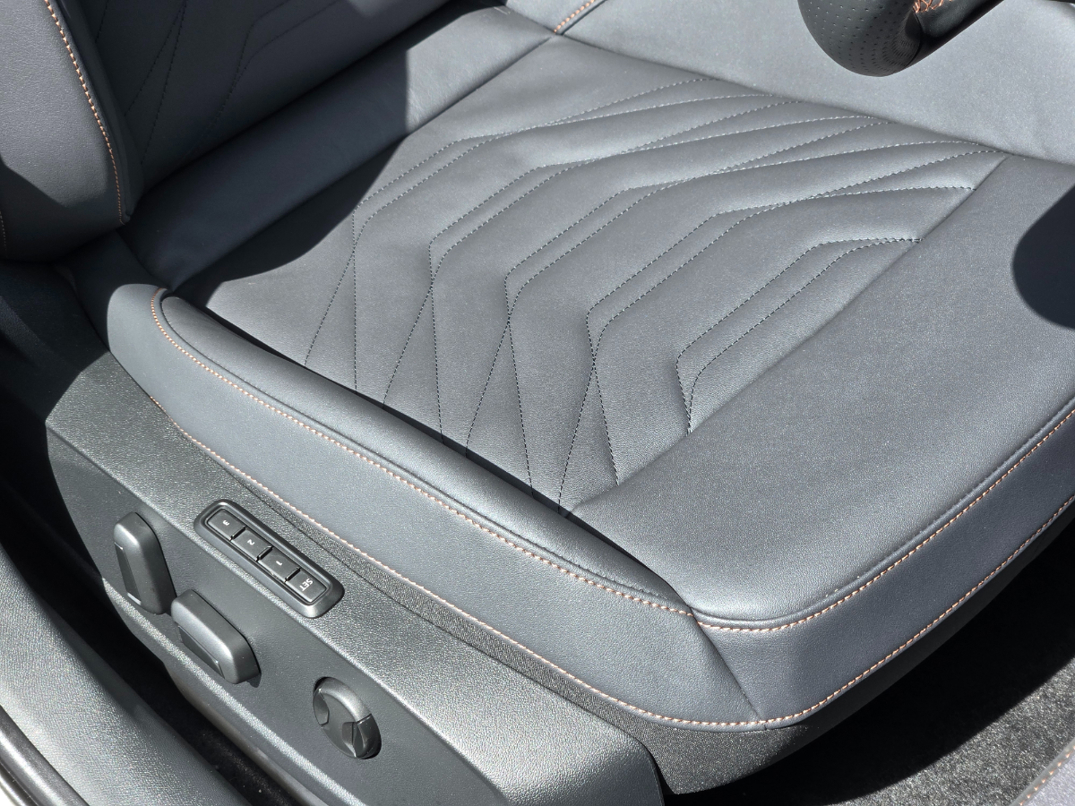 Cupra Leon Sportstourer VZ Pantera Edition.