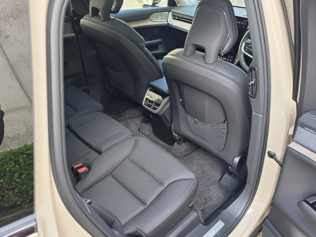 Volvo EX90 Ultra Performance.