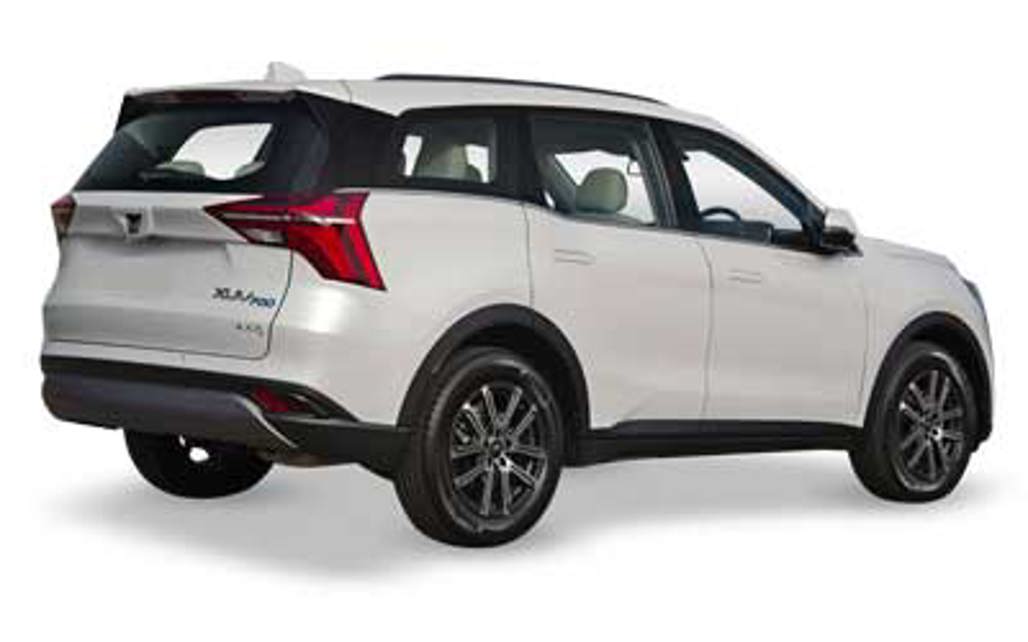 MAHINDRA XUV700 2023 5-Door SUV