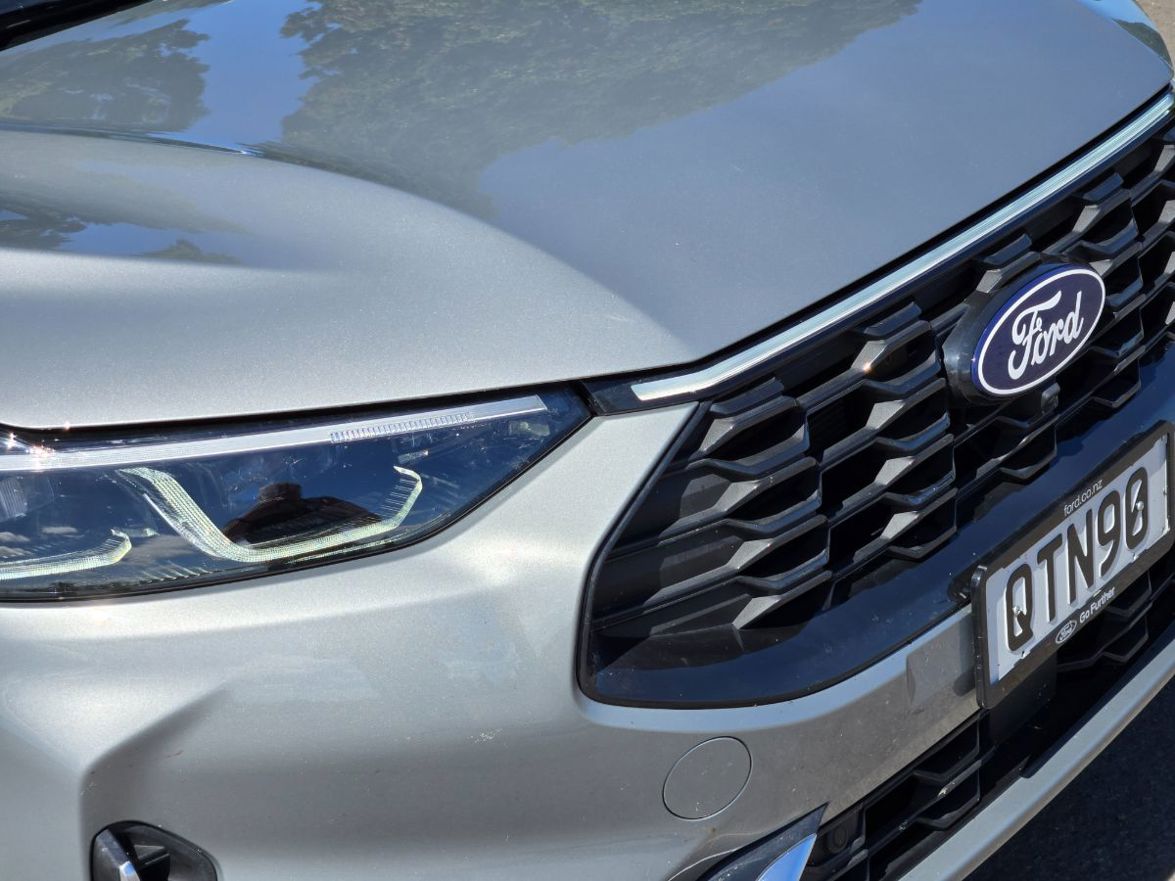 Ford Escape ST-Line X PHEV.