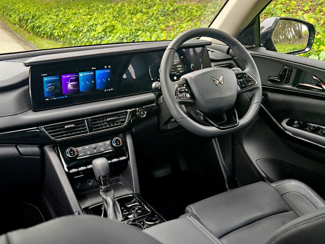 Mahindra XUV700 AX7L Black Edition.