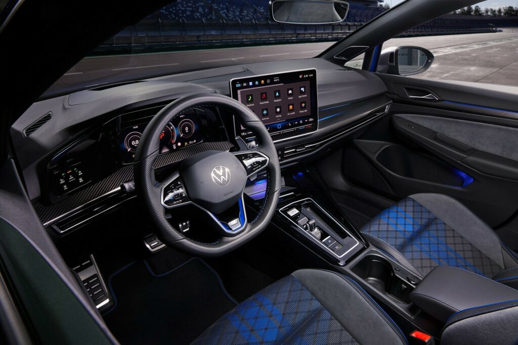 2025 Volkswagen Golf R debuts with new looks and more power - Driven 