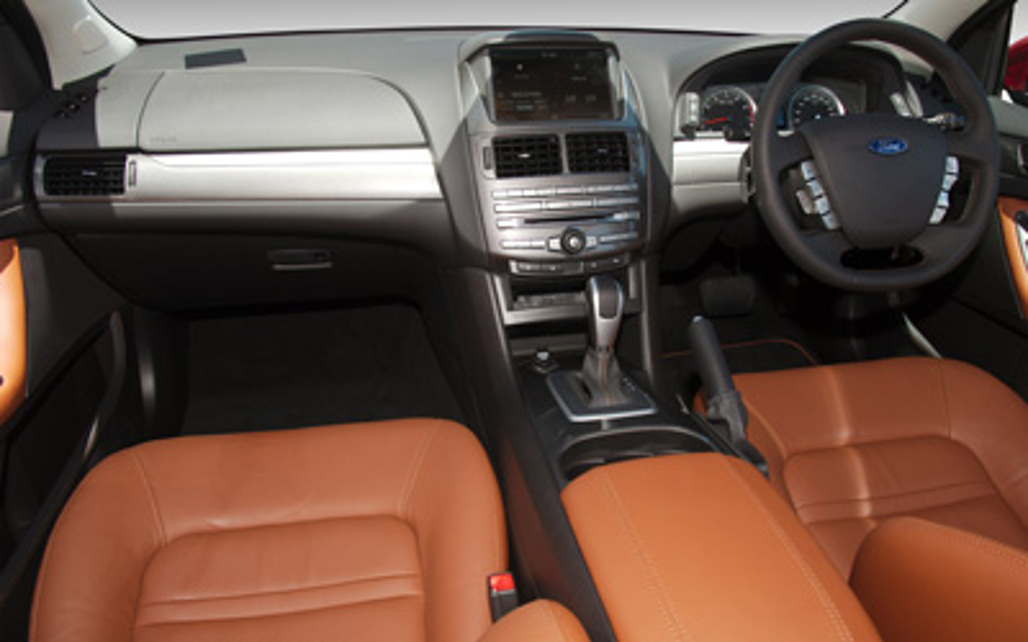 FORD FALCON 2015 4-Door Sedan 4SA G6E_