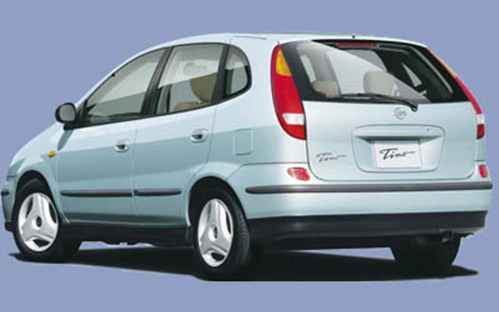 NISSAN TINO 2000 5-Door People Mover