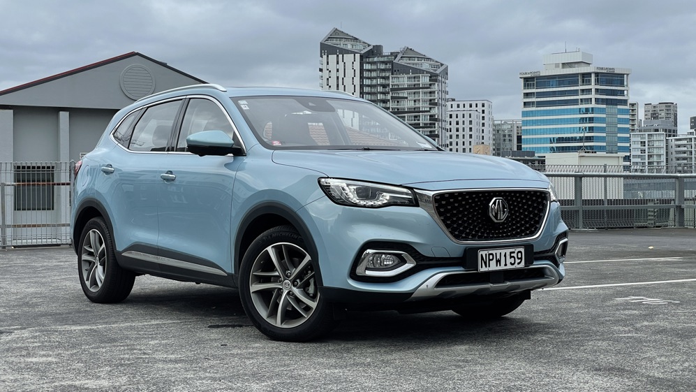 MG HS PHEV.