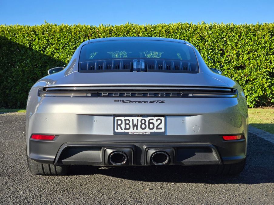 Porsche 911 Carrera GTS T-Hybrid.