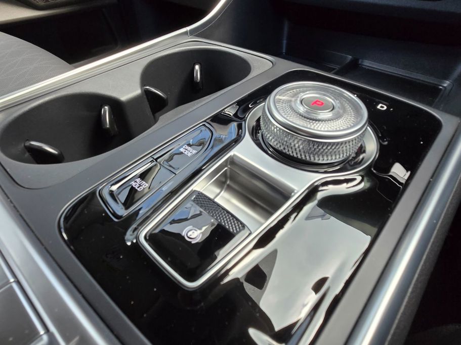 Kia Carnival Water hybrid.