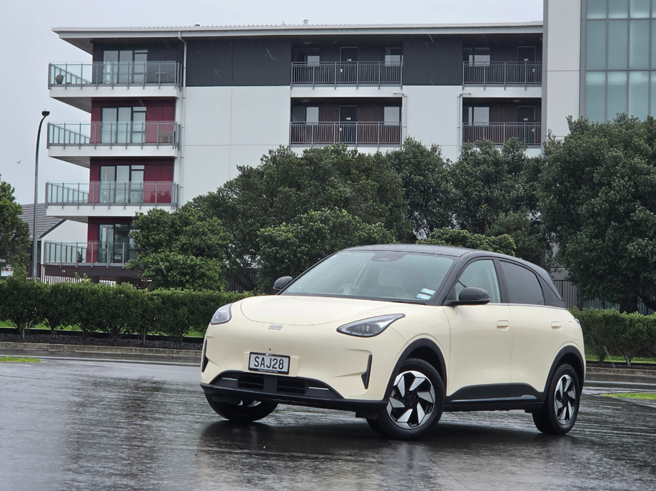 Geely EX2 Inspire.