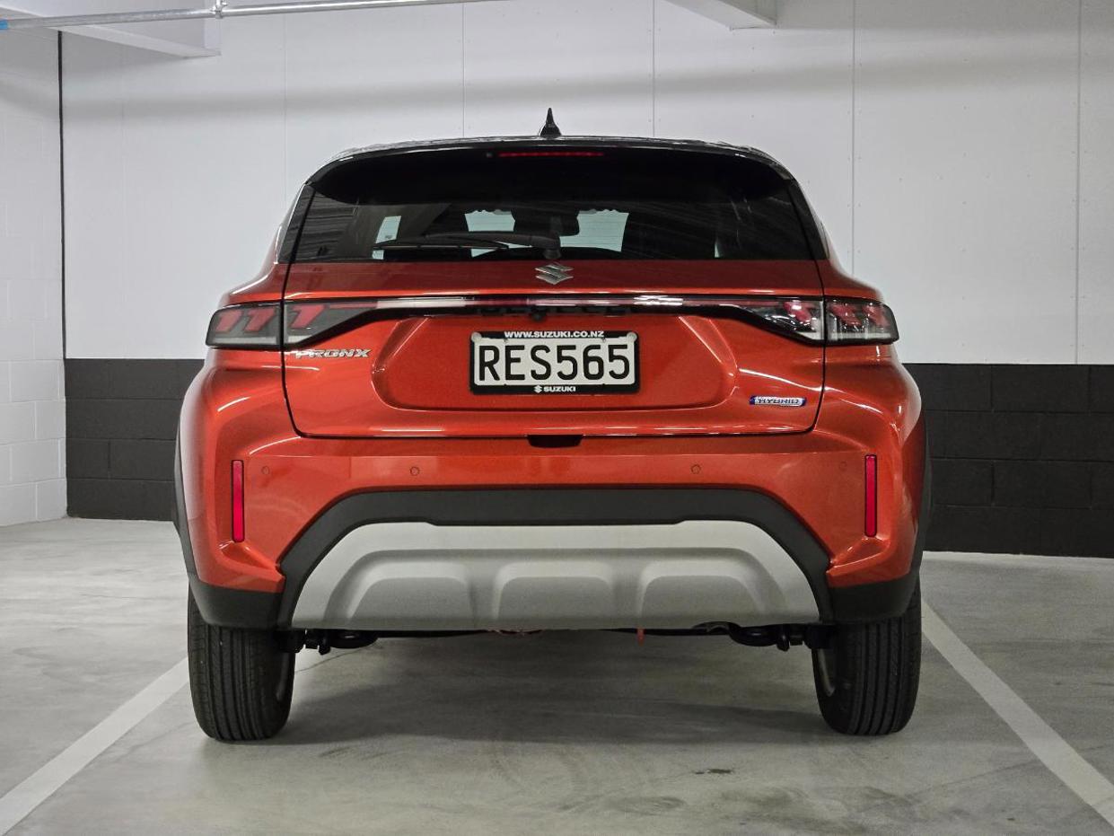 Suzuki Fronx GLX.