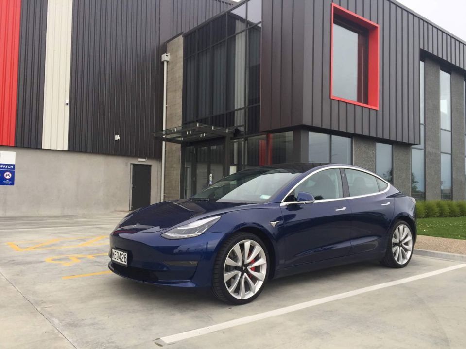 Tesla Model 3.